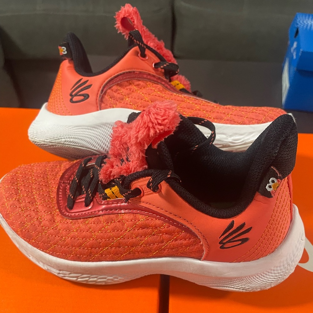 Under Armour Curry Flow Sesame Street Elmo sneakers